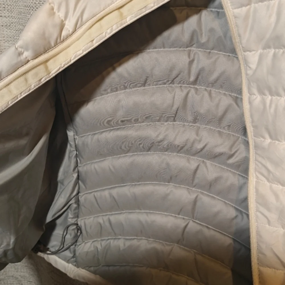 Patagonia White Goose Down‎ Vest - Picture 7 of 7